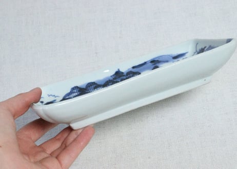 江戸後期染付山水図長皿　ややかたつき