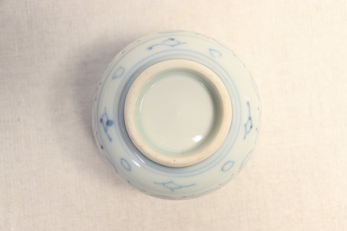 明治前期染付牡丹と唐草図ころ茶碗 ムシクイ | 吉祥寺PukuPuku