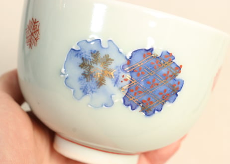 大正～昭和戦前色絵雪輪図つぼ碗 黒点