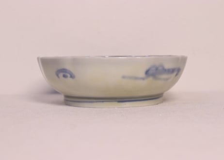 明治前期色絵桃と六方に扇と竹図なます皿　見込み濃いめ
