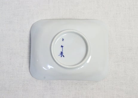 明治後期～大正染付桜と碇図長角皿
