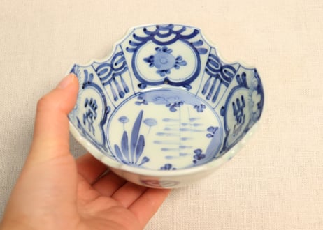 明治後期～大正染付芙蓉手草花図四弁小鉢