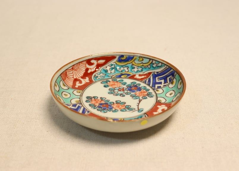 明治前期色絵花と幾何学文小皿②ノミホツ | 吉祥寺PukuPuku