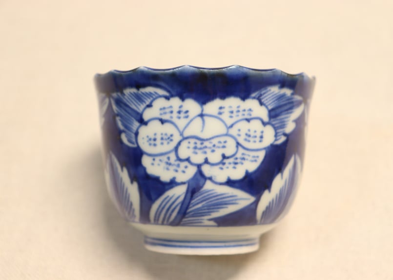 江戸後期染付牡丹図向付①大きめ,個体差あり | 吉祥寺PukuPuku