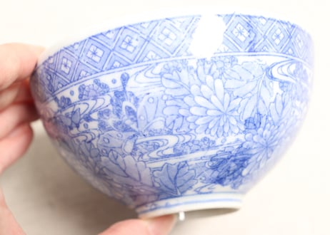 明治後期～大正銅判菊と蝶図蓋茶碗①