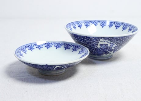 明治前期紙刷扇面に菊図蓋茶碗