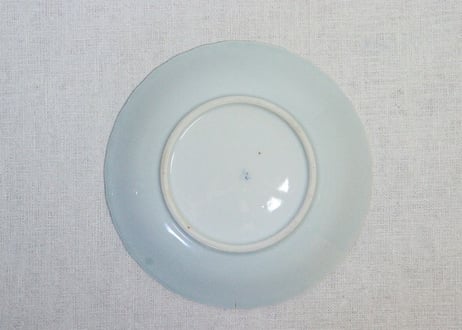 昭和戦前陽刻染付網打ち漁師図５寸皿　窯傷