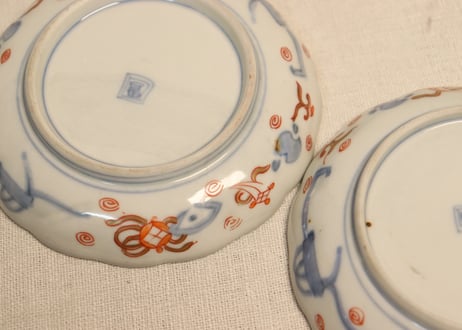 明治前期色絵桃に山水と鳥籠図通り物小皿②
