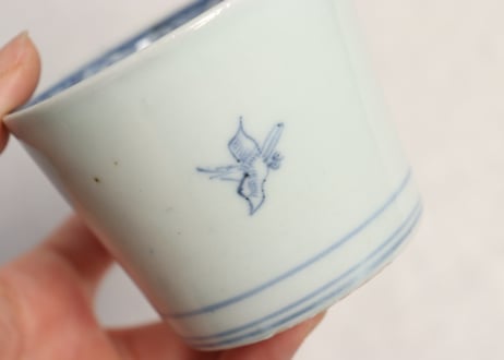 江戸後期染付竹梅と鳥図猪口 ノミホツ込