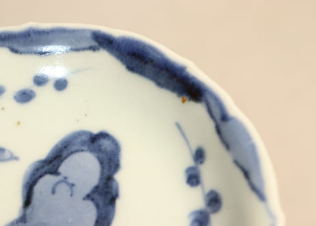 江戸中期染付岩に梅図小皿①