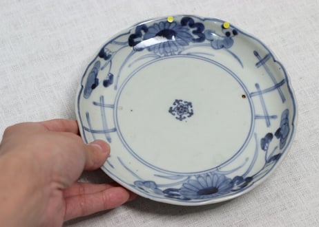江戸中期染付二方に菊図6寸皿 ムシクイ,フリモノ