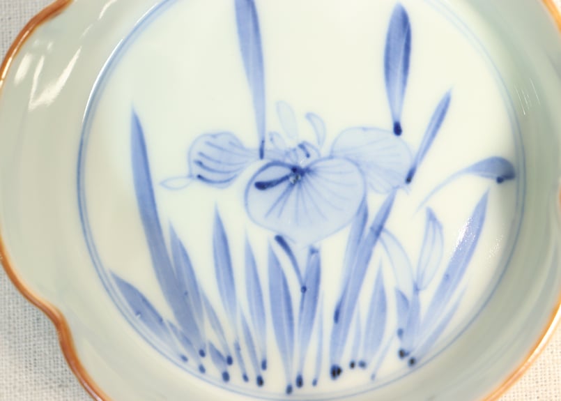 明治前期染付菖蒲と波千鳥図五弁小鉢 | 吉祥寺PukuPuku