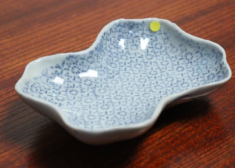 江戸中期紙刷古印判花散らし図糸巻型小皿①　ノミホツ