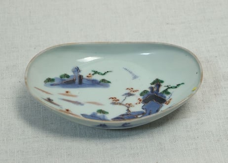 江戸中期色絵山水図舟形皿 小ホツ