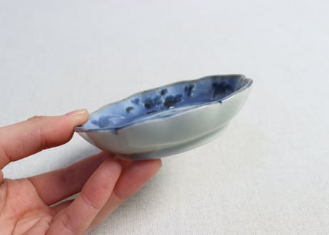 江戸後期染付山水に花図豆皿③　小ニュウ