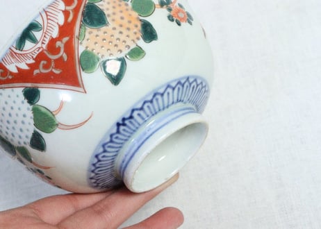 明治前期色絵アジサイに蝶図蓋茶碗