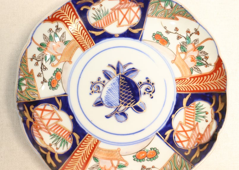 明治前期色絵桃と籠図7寸皿 | 吉祥寺PukuPuku