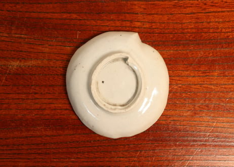 江戸中期コンニャク印判菊水図桃型豆皿①　甘手,ノミホツ