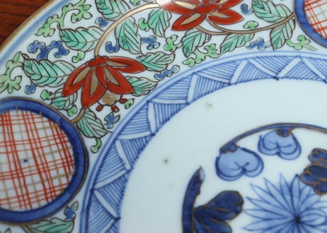 江戸中期色絵丸と唐草に花図7寸皿② ホツ