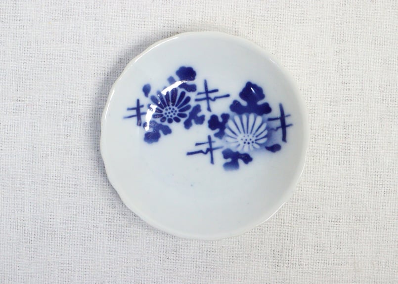 大正~昭和戦前染付吹き墨菊図小皿 | 吉祥寺PukuPuku