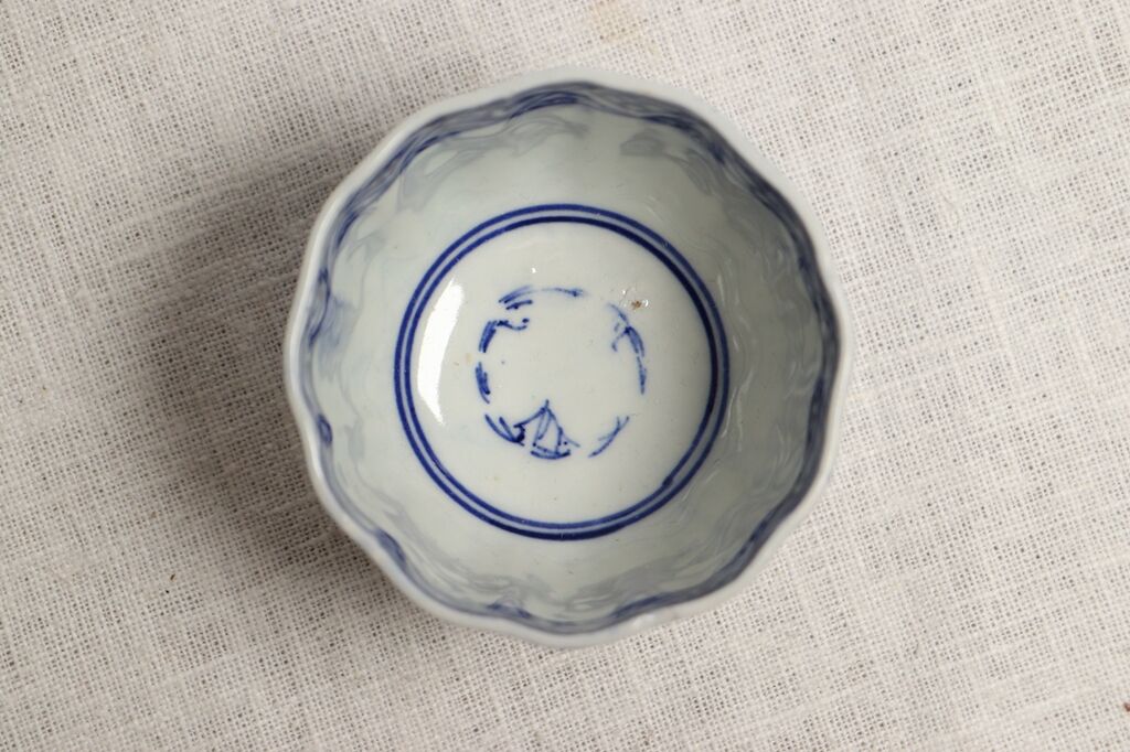 明治前期染付ベロ藍微塵唐草文向付 小 | 吉祥寺PukuPuku