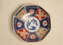 明治後期～大正大聖寺焼色絵壽文字に亀甲と花図八角なます皿②薄め