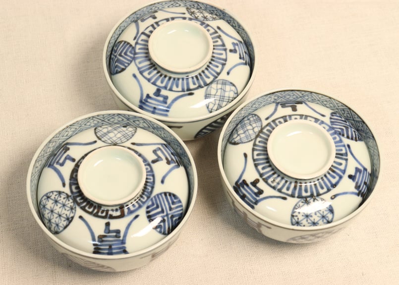 江戸後期染付丸文と文字図蓋茶碗①濃いめ | 吉祥寺PukuPuku