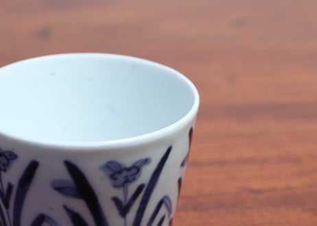 江戸中期染付水仙図猪口①　高台ホツ