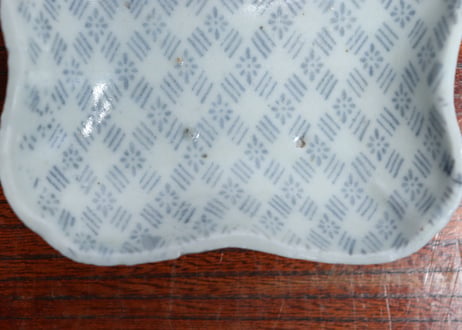 江戸中期紙刷古印判幾何学文糸巻き型小皿②　ノミホツ