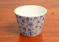 江戸中期染付花唐草図猪口②　ホツ,流れ