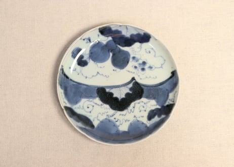 江戸中後期掲載品鍋島焼染付輪花櫛目高台中皿トコト本さ5-0709☆