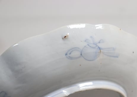 明治前期色絵籠目に花鳥図7寸皿①窯傷,黒点