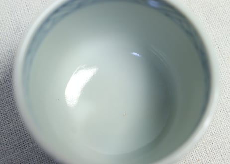 明治前期染付牡丹と唐草図ころ茶碗　ムシクイ