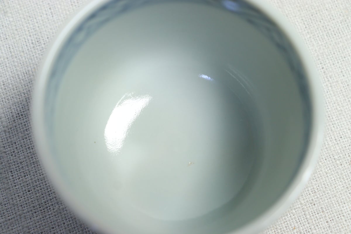 明治前期染付牡丹と唐草図ころ茶碗 ムシクイ | 吉祥寺PukuPuku