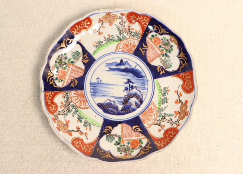 明治前期色絵山水と菊図7寸皿 | 吉祥寺PukuPuku
