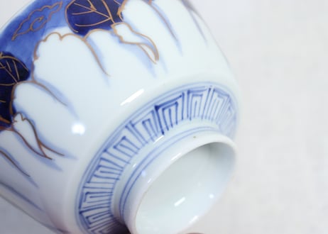 明治後期~大正染付金彩牡丹図つぼ碗