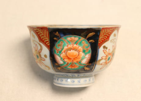 明治前期色絵牡丹と桜図飯茶碗