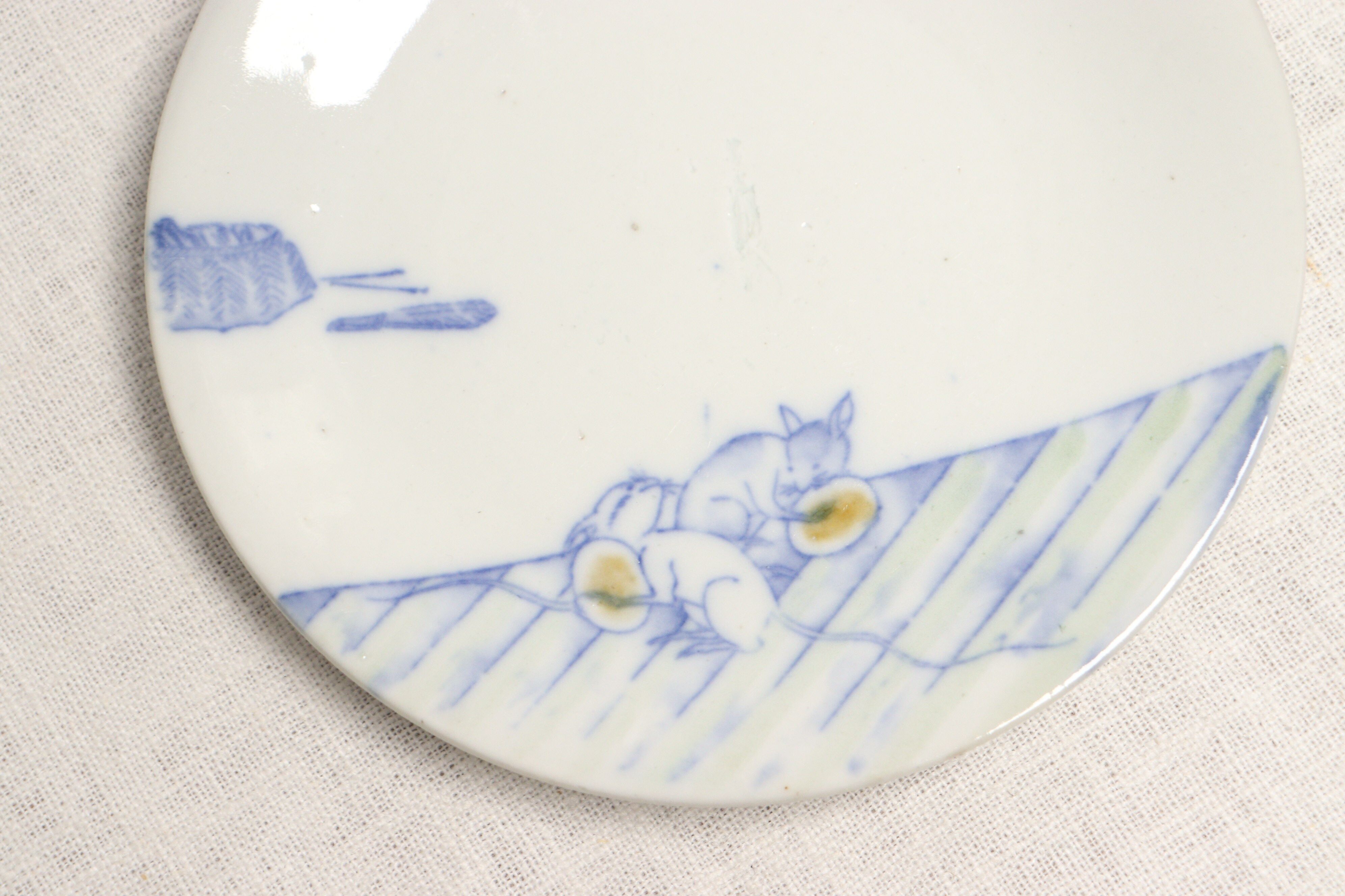 B559b 印判 兎の餠つき 小皿1枚　裏に蝙蝠　図変り　満月　骨董 明治後期～大正銅判ネズミに小判図5寸皿 窯傷 | 吉祥寺PukuPuku