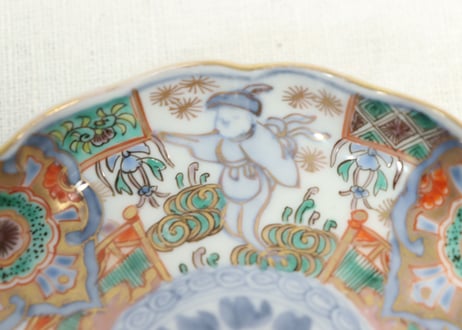 明治前期色絵獅子牡丹と人物図通り物小皿②薄め