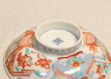 明治前期色絵竹梅と桐図通り物飯茶碗②黒点