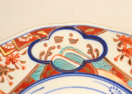 明治後期～大正色絵桜と波千鳥図通り物7寸皿①黒点