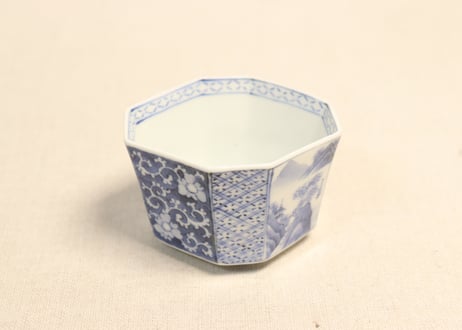 明治後期～大正染付山水と牡丹図菱形小鉢①　濃いめ