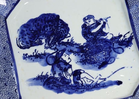 明治前期紙刷牛と童子図角皿