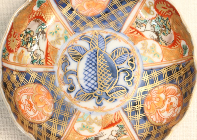 明治前期色絵桃と鶴図通り物小皿② 少甘手 | 吉祥寺PukuPuku