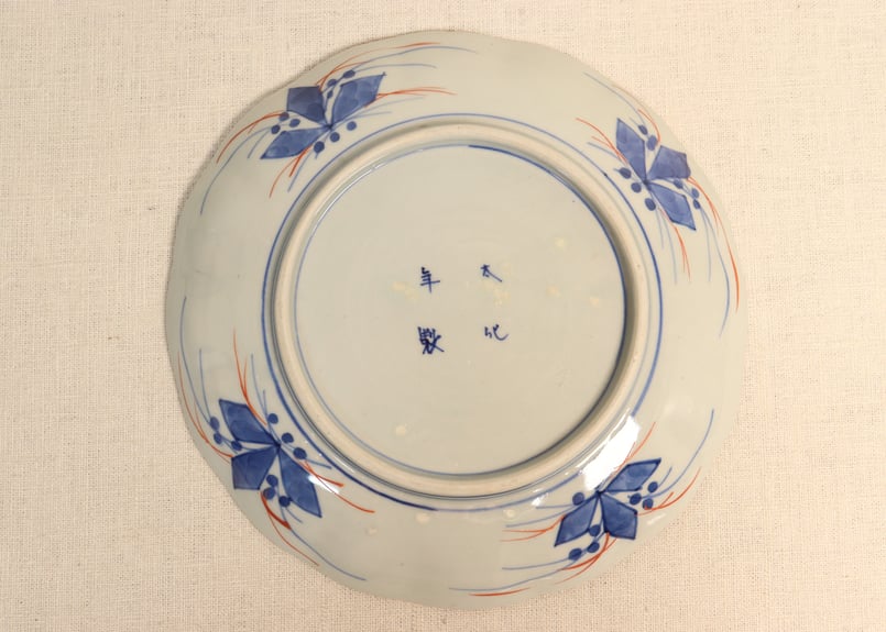 梅紋様皿　5客　　明治～昭和中期頃 梅紋様皿 5客 明治～昭和中期頃