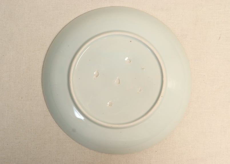 江戸後期染付流水に菊図9寸皿①少かたつき | 吉祥寺PukuPuku