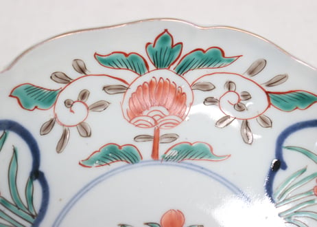 明治前期色絵六方に牡丹と水仙図7寸皿②かたつき