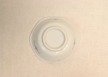 大正～昭和戦前染付メダカ図六角小鉢