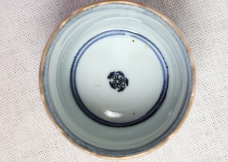 江戸後期色絵山水と牡丹図猪口 ノミホツ