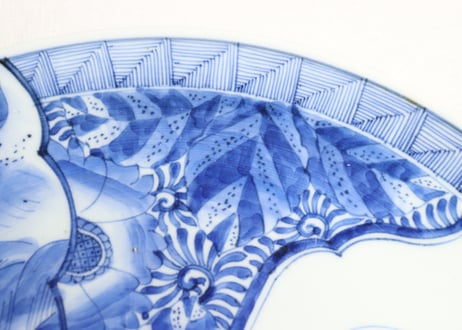 江戸幕末染付窓絵に菊と波に蝶図尺皿　フリモノ